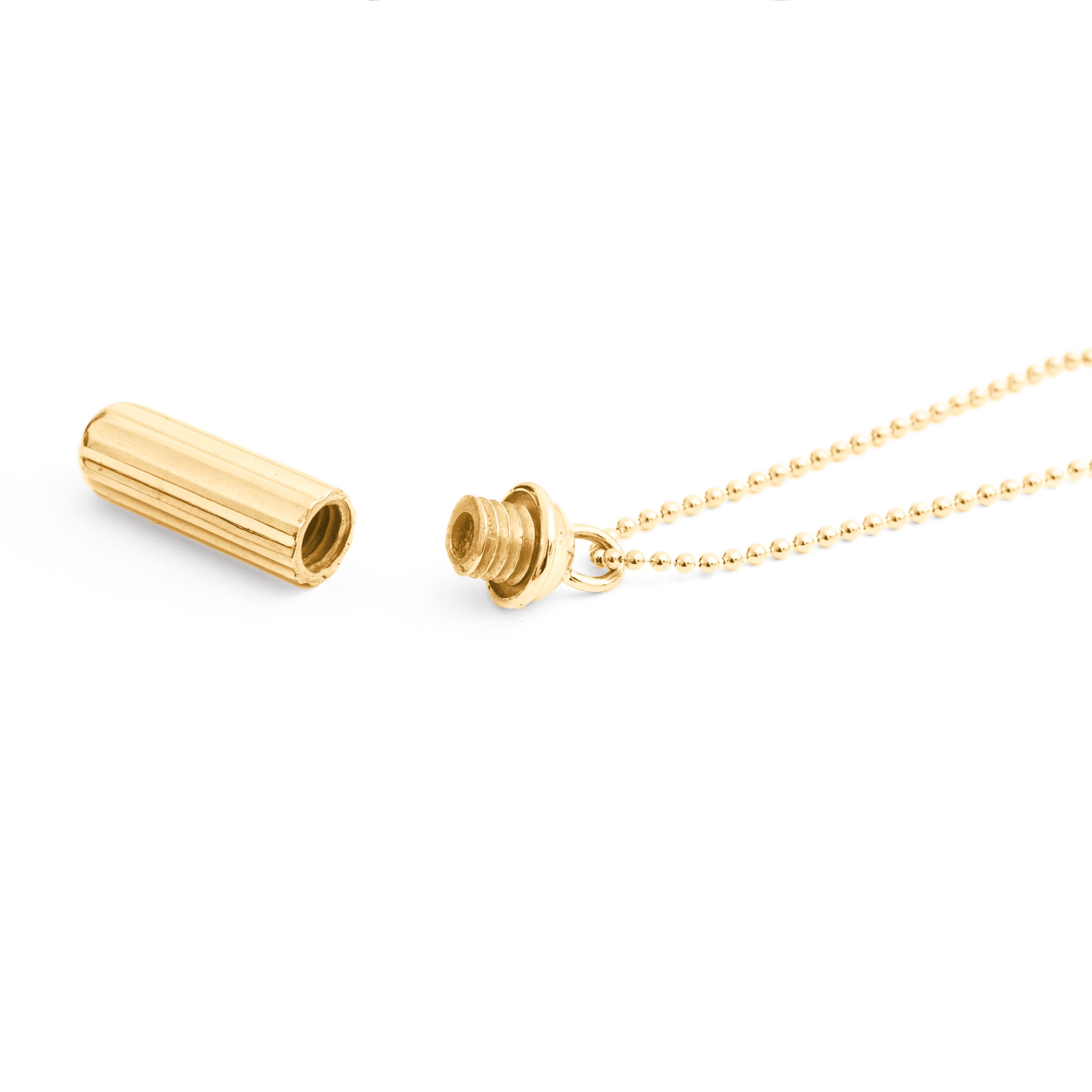 KEEP CLOSE KEEPSAKE PENDANT